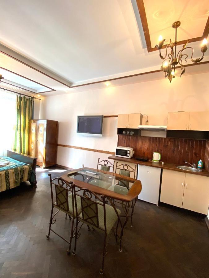 Квартира На Вулиці Лесі Українки 19 Lviv Exteriör bild